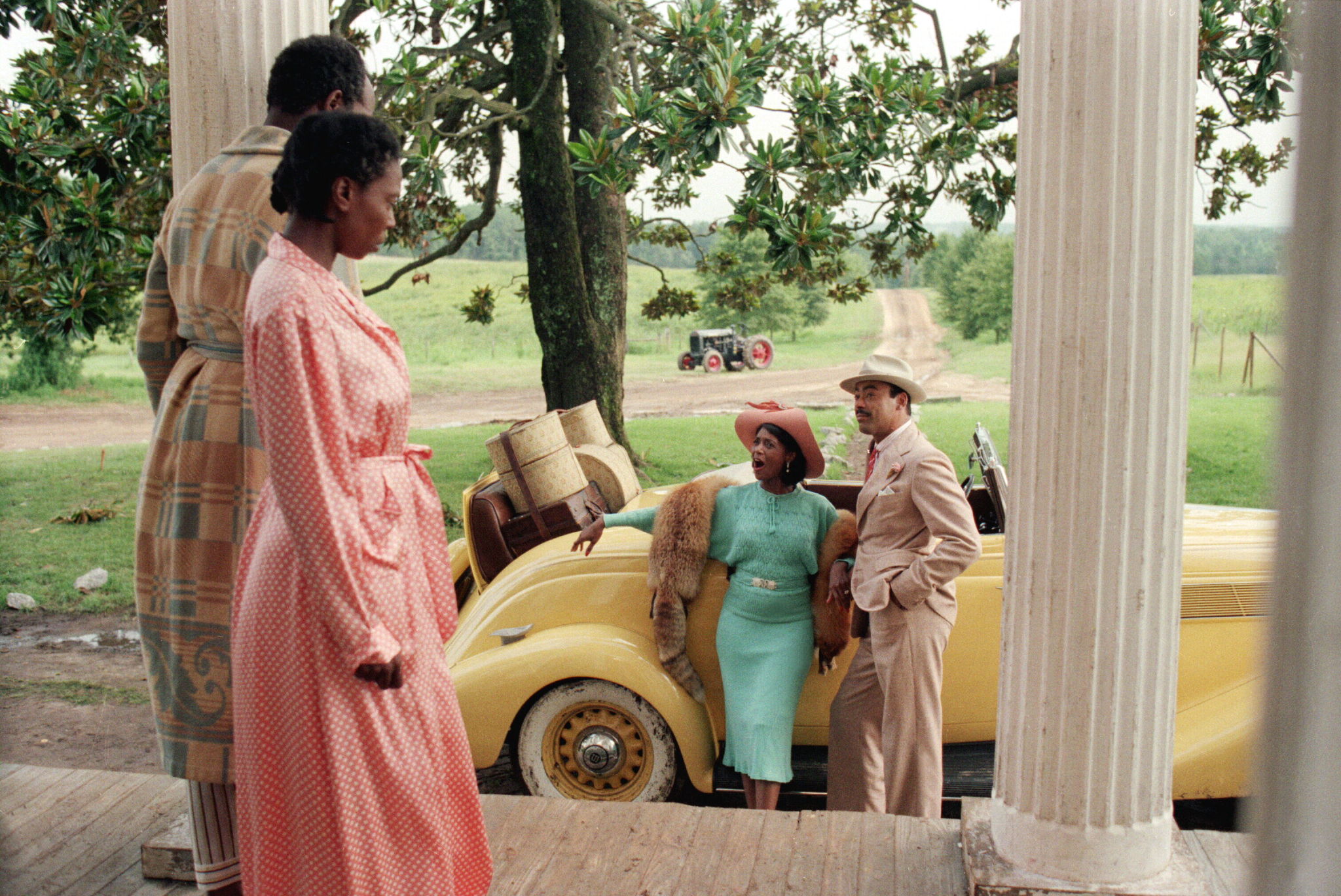 Still of Whoopi Goldberg and Margaret Avery in The Color Purple (1985)