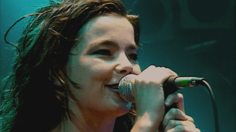 Still of Björk in Glastonbury (2006)
