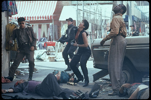 Still of Danny Glover, Maria Conchita Alonso and Rubén Blades in Predator 2 (1990)