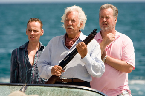 Still of Donald Sutherland and Ewen Bremner in Fool's Gold (2008)