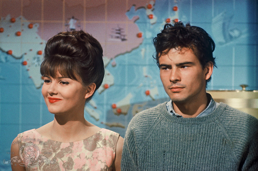 Still of Horst Buchholz and Pamela Tiffin in One, Two, Three (1961)