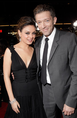 Vincent Cassel and Mila Kunis at event of Juodoji gulbe (2010)