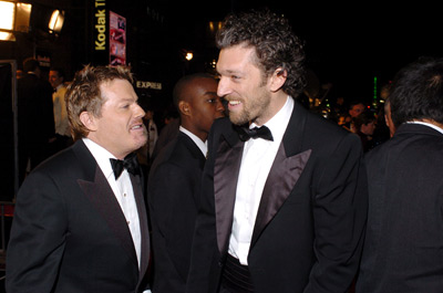 Vincent Cassel and Eddie Izzard at event of Ocean's Twelve (2004)