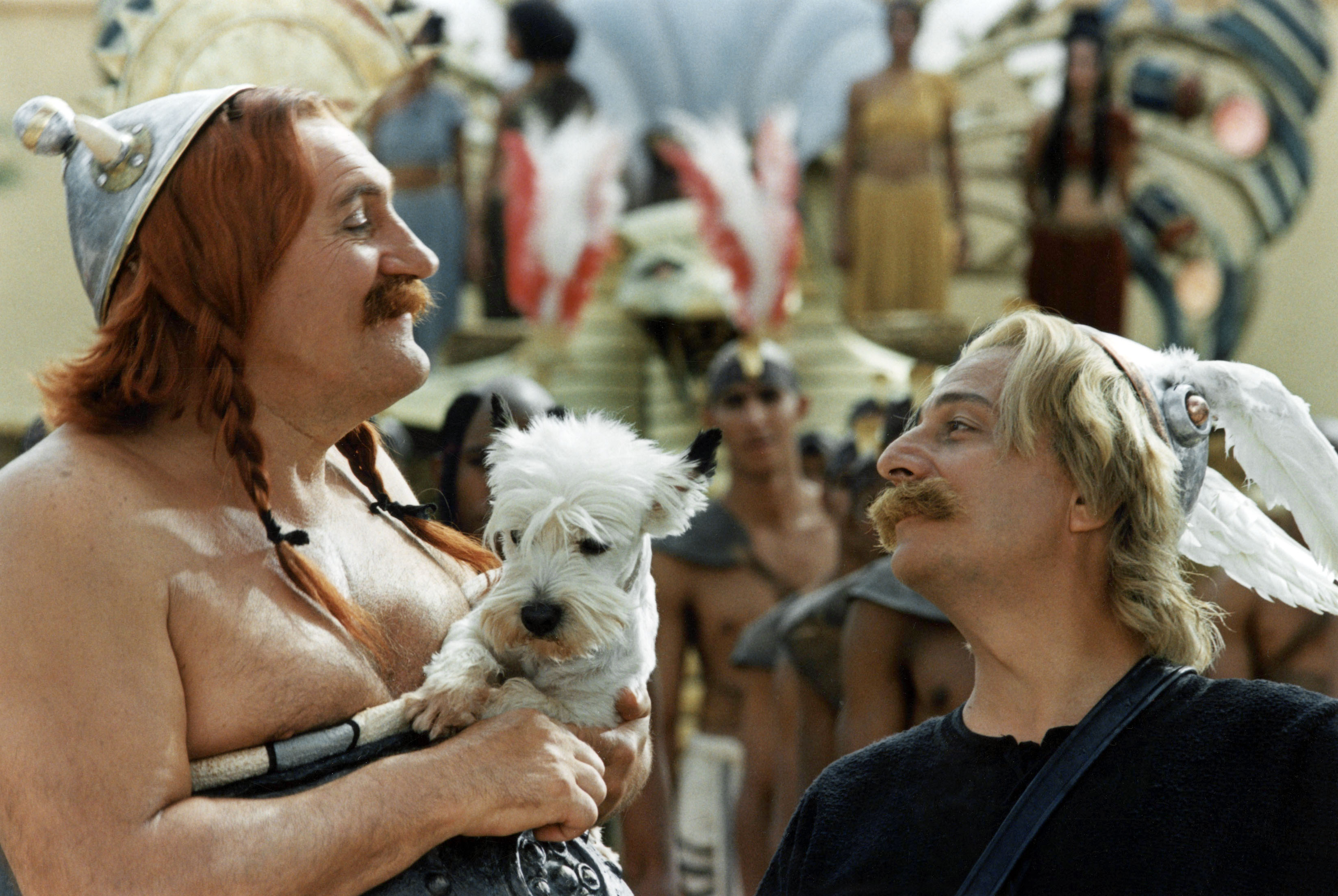 Still of Gérard Depardieu and Christian Clavier in Astérix & Obélix: Mission Cléopâtre (2002)