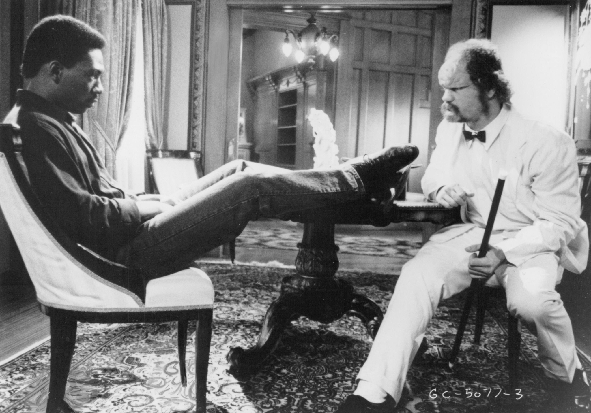 Still of Eddie Murphy and Randall 'Tex' Cobb in The Golden Child (1986)