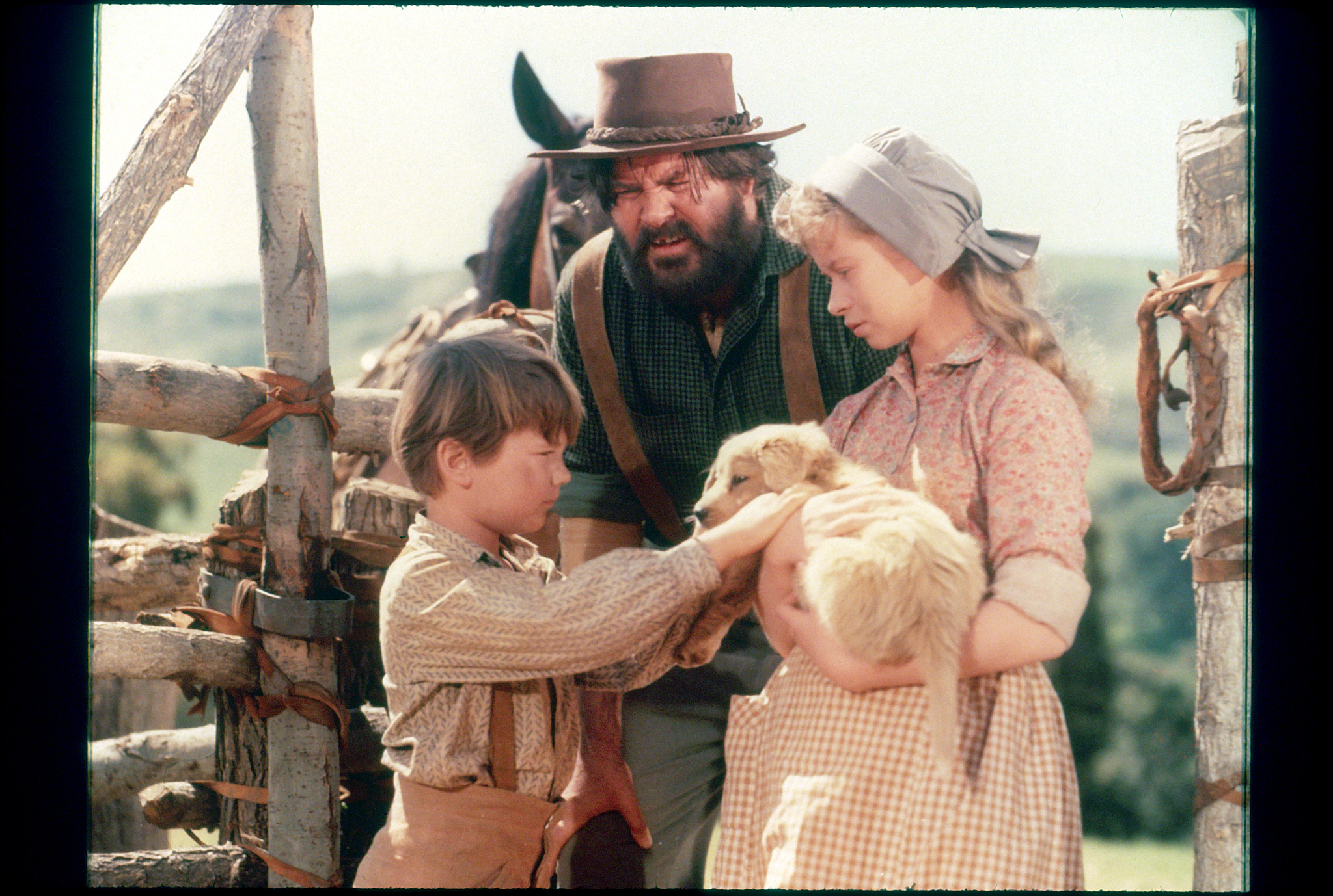 Still of Kevin Corcoran, Beverly Washburn and Jeff York in Old Yeller (1957)