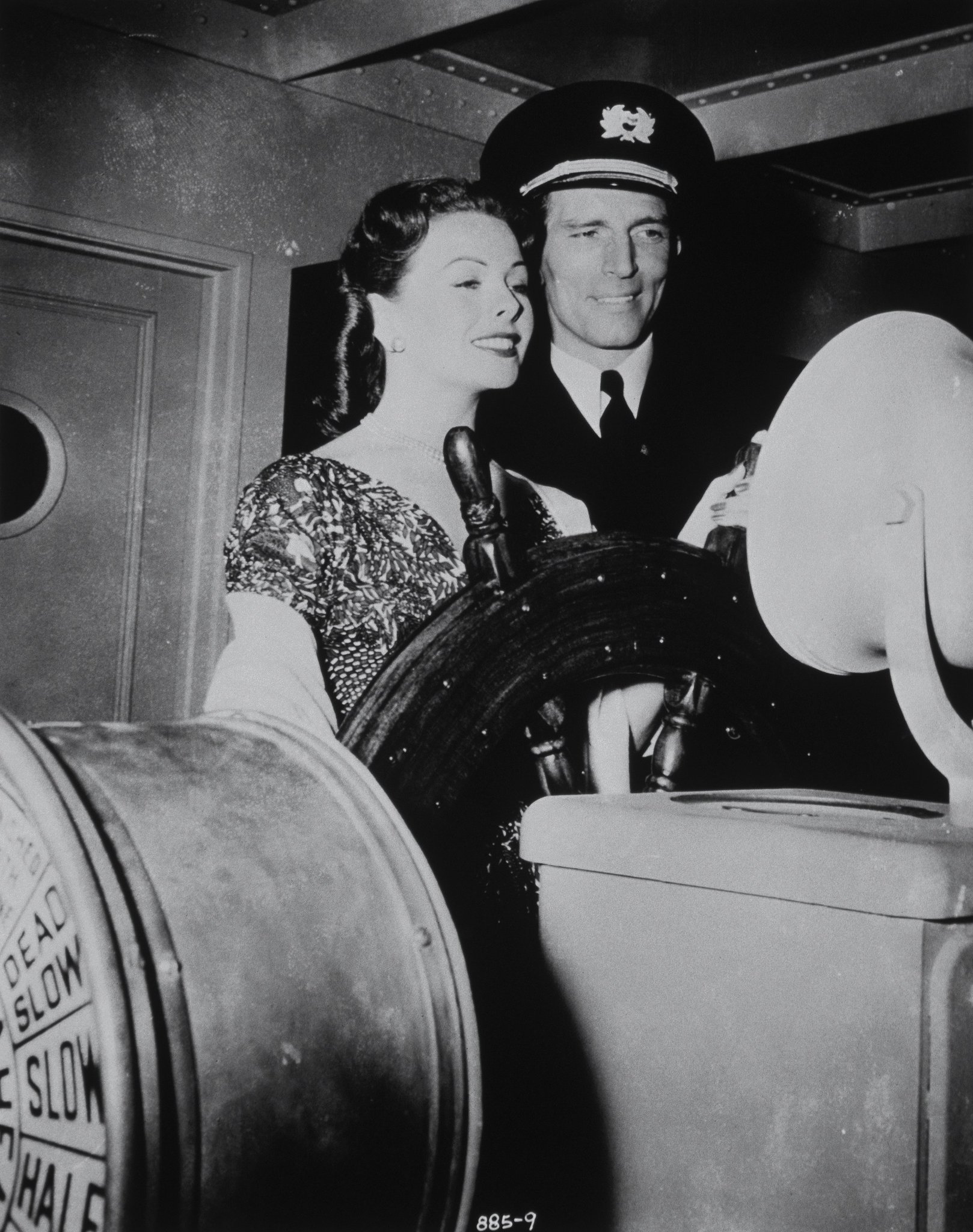 Still of Jeanne Crain and Michael Rennie in Dangerous Crossing (1953)
