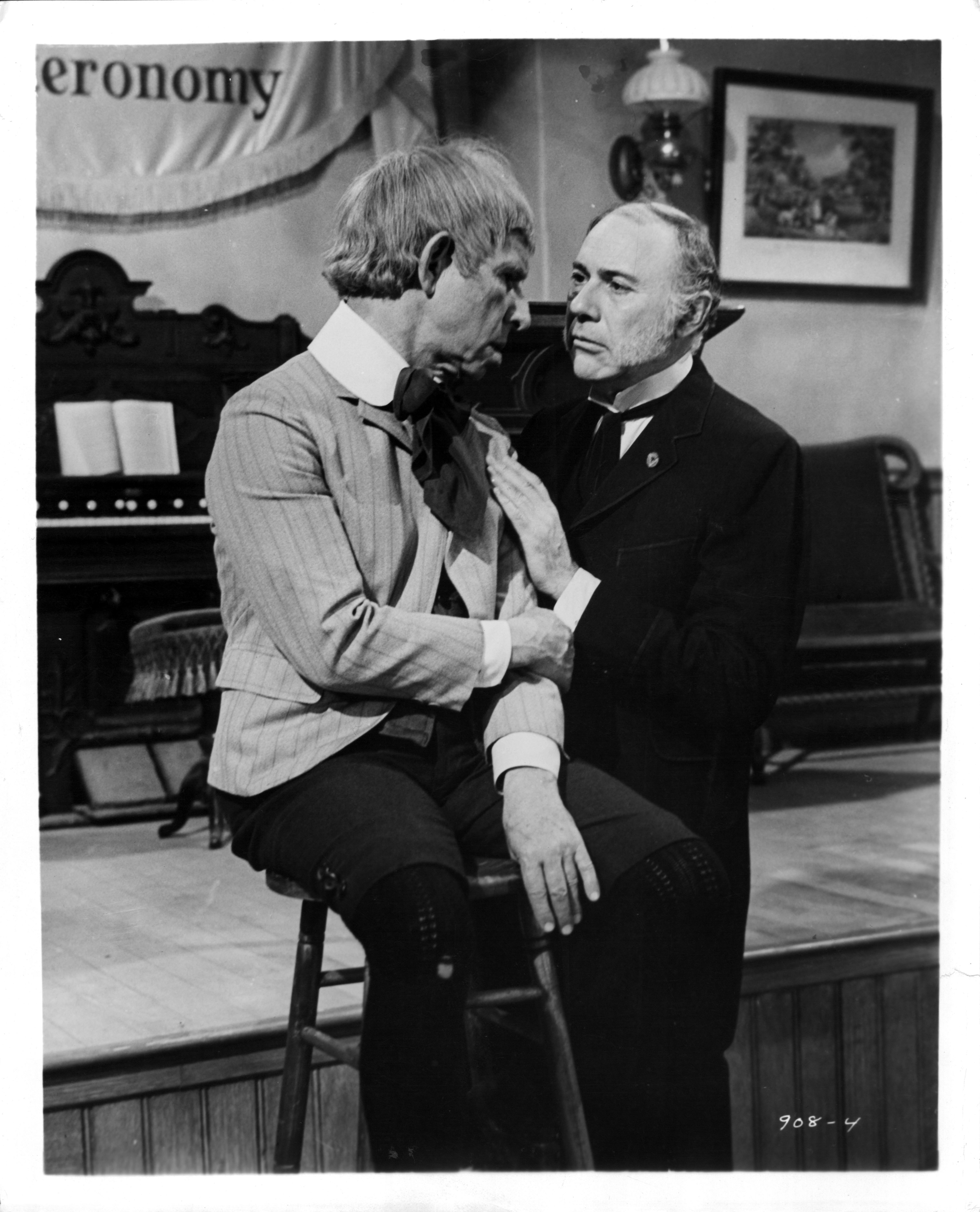 Still of Hume Cronyn and John Randolph in There Was a Crooked Man... (1970)