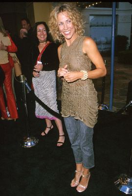 Sheryl Crow at event of What Lies Beneath (2000)