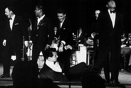 Frank Sinatra, Sammy Davis Jr., Peter Lawford, Joey Bishop, Jerry Lester, Dean Martin perform at Sands Hotel in Las Vegas / 1960 © 1978 Bob Willoughby