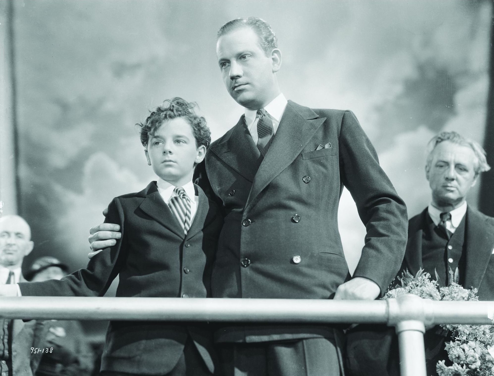 Still of Freddie Bartholomew and Melvyn Douglas in Captains Courageous (1937)