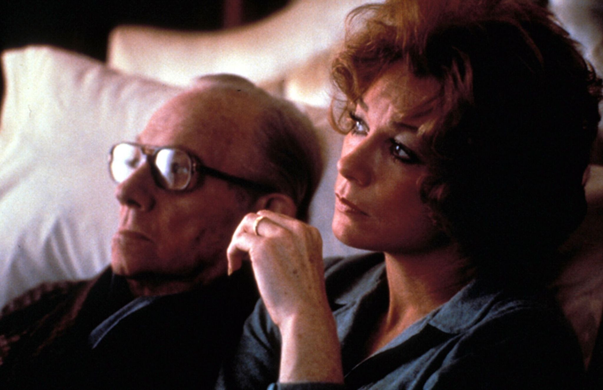 Still of Shirley MacLaine and Melvyn Douglas in Being There (1979)