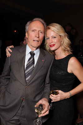 Clint Eastwood and Alison Eastwood at event of Nenugalimas (2009)