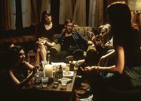 Still of Kevin Bacon and Kathryn Erbe in Stir of Echoes (1999)