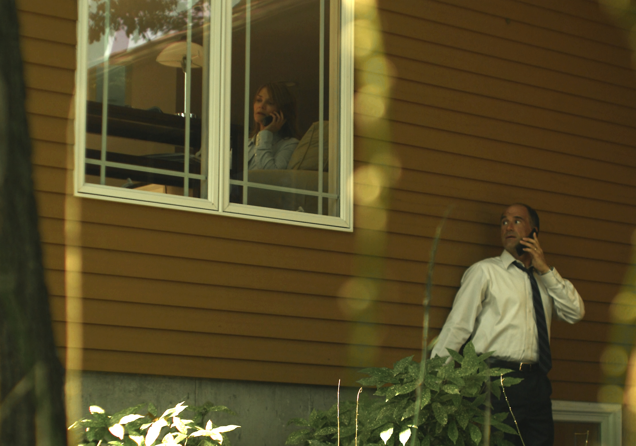 Still of Elias Koteas and Kathryn Erbe in 3 Backyards (2010)