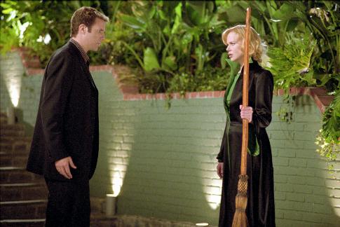 Still of Nicole Kidman, Will Ferrell and John Bramley in Bewitched (2005)