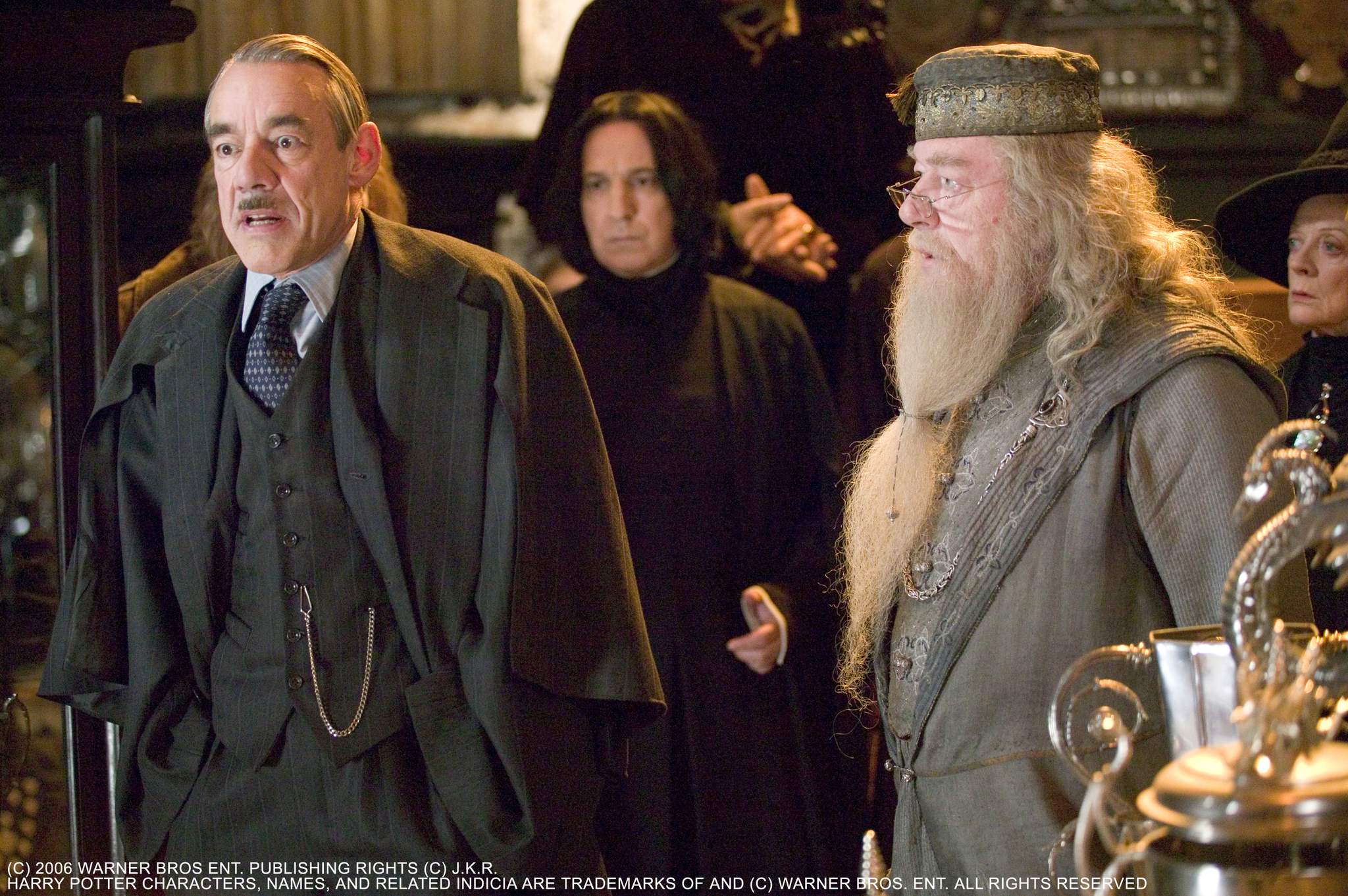 Still of Alan Rickman, Michael Gambon and Roger Lloyd Pack in Haris Poteris ir ugnies taure (2005)