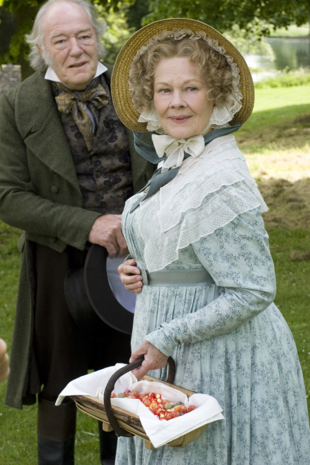 Still of Judi Dench and Michael Gambon in Cranford (2007)