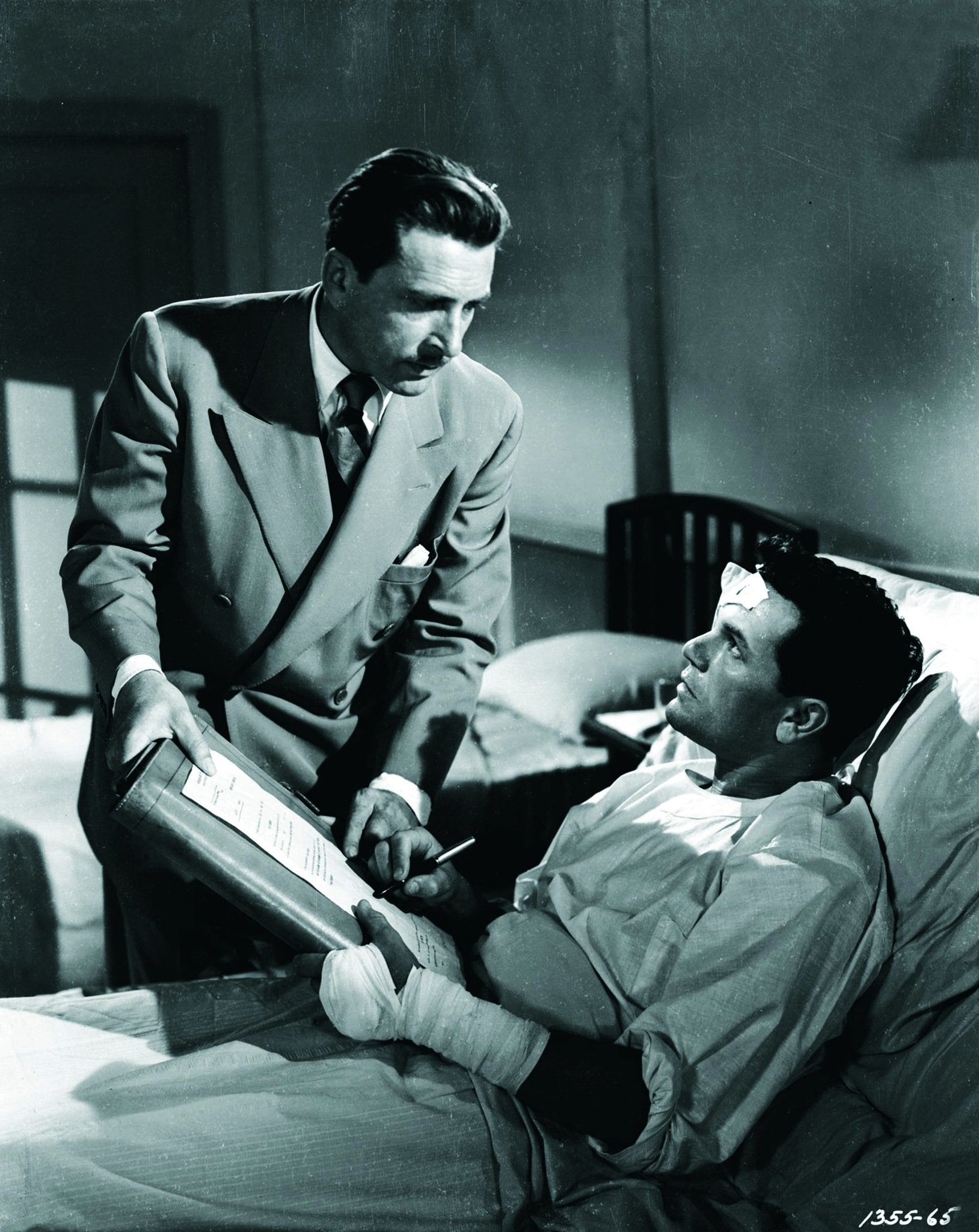 Still of John Garfield in The Postman Always Rings Twice (1946)