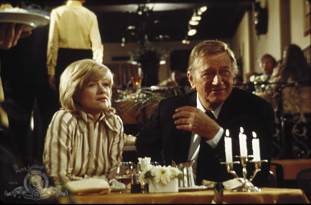Still of John Wayne and Judy Geeson in Brannigan (1975)