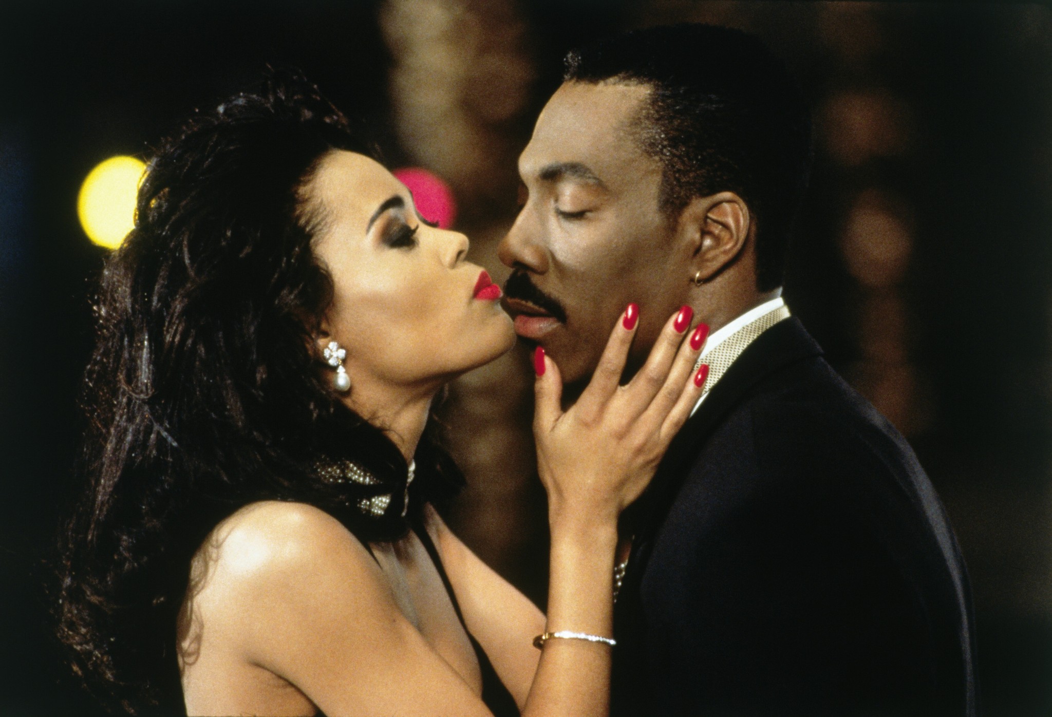 Still of Eddie Murphy and Robin Givens in Boomerang (1992)