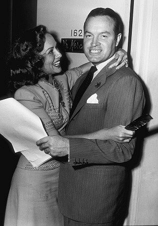 173-7 Bob Hope and Paulette Goddard c. 1942