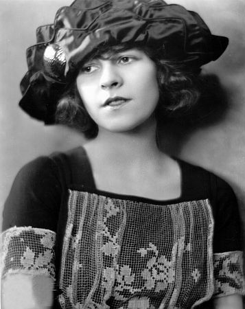 Ruth Gordon, 1920. Oscar Winner for 