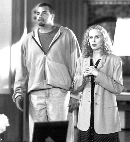 Kim Greist and Sinbad in Houseguest (1995)