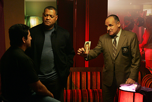 Still of Laurence Fishburne and Paul Guilfoyle in CSI kriminalistai (2000)