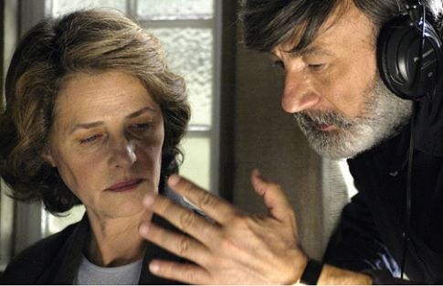 Charlotte Rampling and Gianni Amelio in Le chiavi di casa (2004)