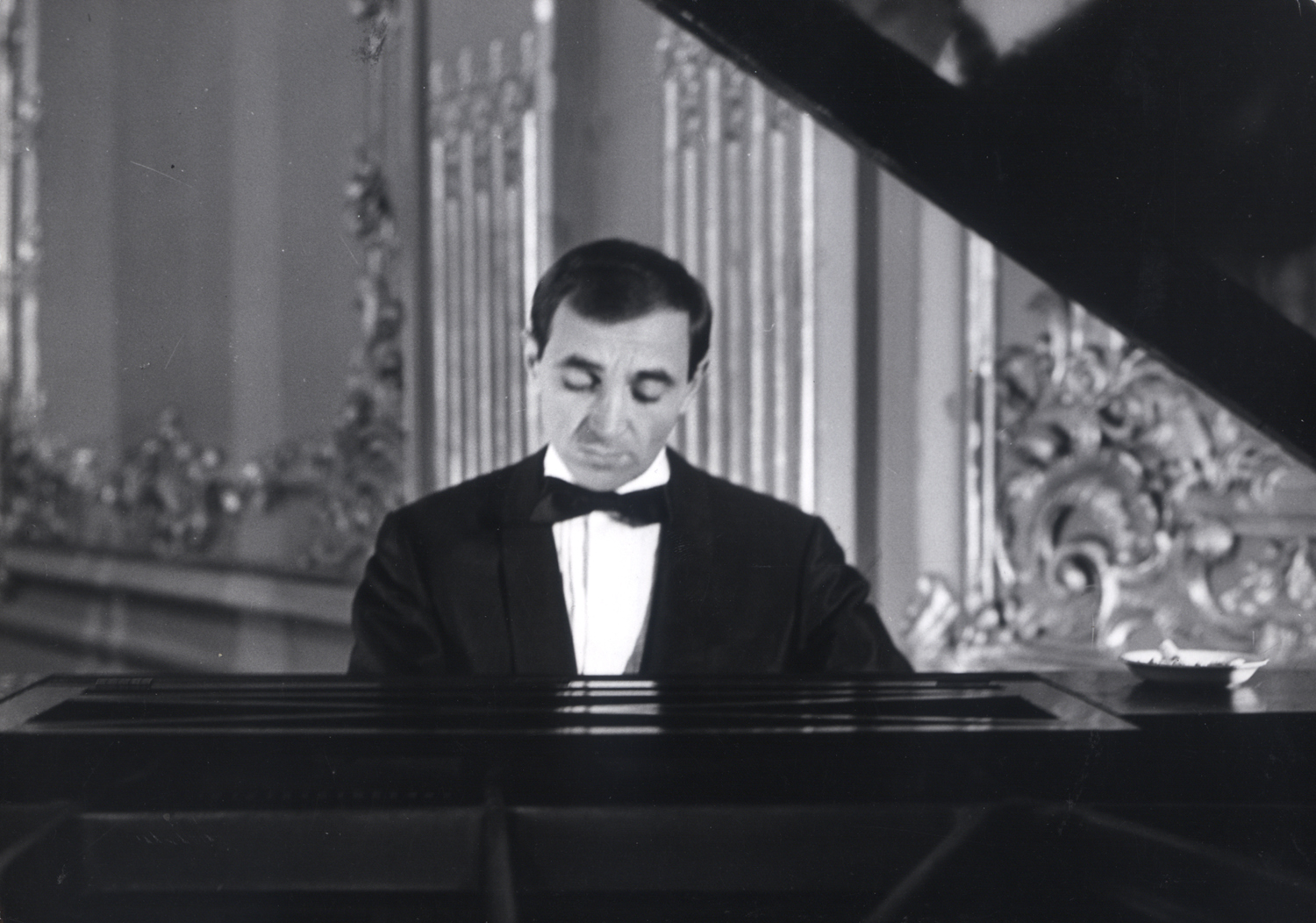 Still of Charles Aznavour in Tirez sur le pianiste (1960)