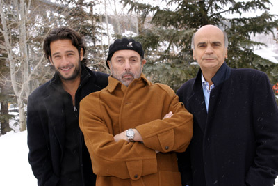 Hector Babenco, Rodrigo Santoro and Dráuzio Varella at event of Carandiru (2003)