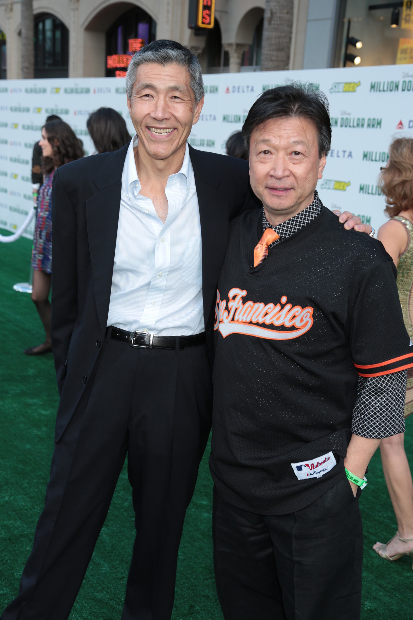 Tzi Ma and Will Chang at event of Million Dollar Arm (2014)
