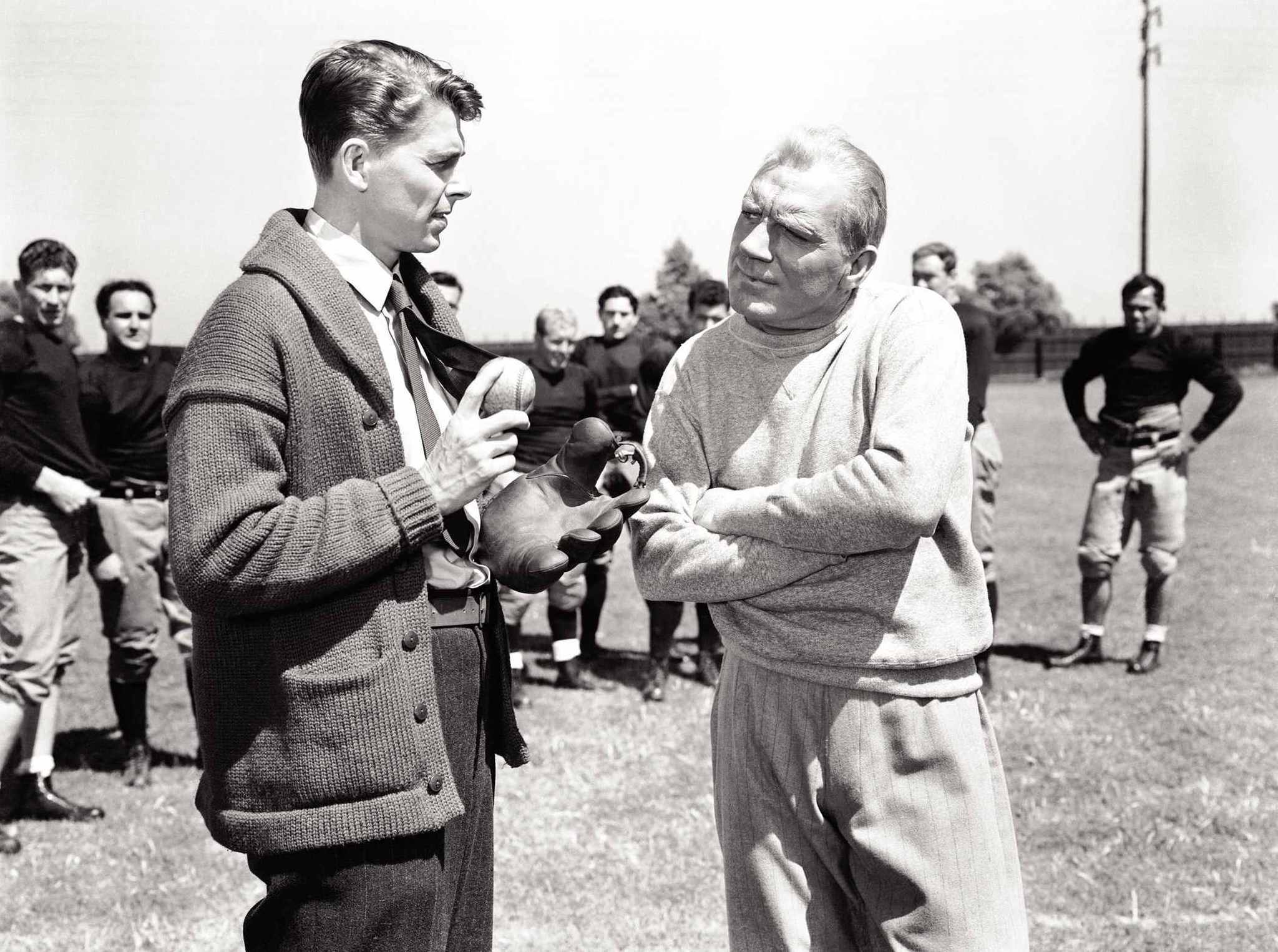 Still of Ronald Reagan and Pat O'Brien in Knute Rockne All American (1940)