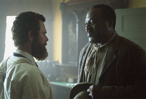 Still of Stephen Lang and Frankie Faison in Gods and Generals (2003)