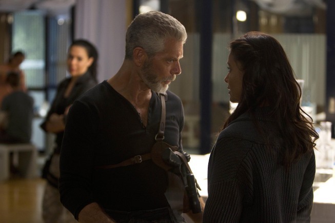 Still of Stephen Lang and Shelley Conn in Terra Nova (2011)