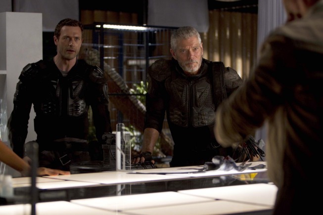 Still of Stephen Lang and Jason O'Mara in Terra Nova (2011)