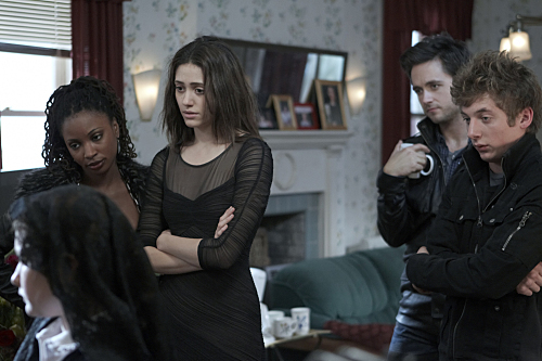 Still of Emmy Rossum, Justin Chatwin, Shanola Hampton and Jeremy Allen White in Shameless (2011)