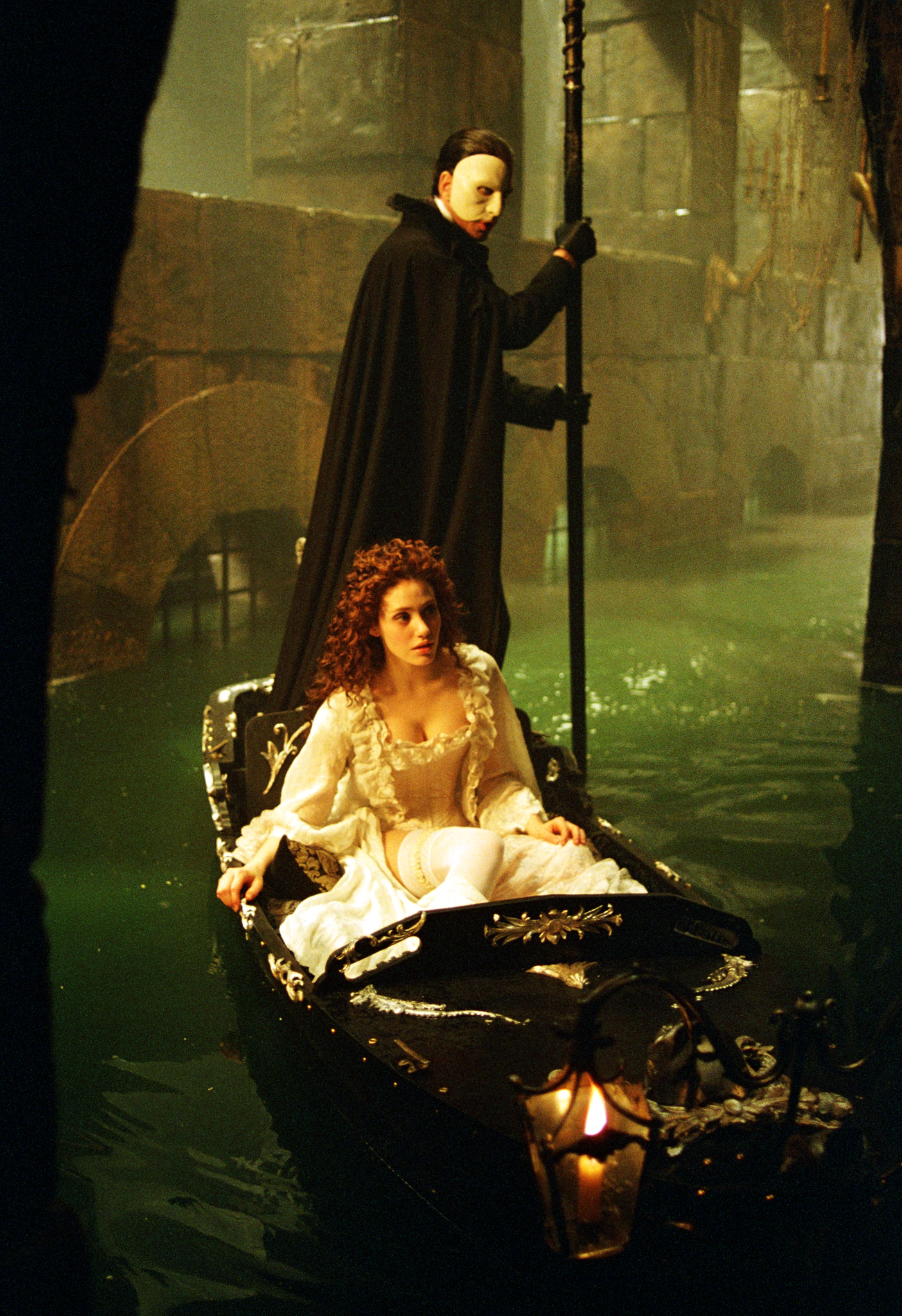 Still of Emmy Rossum and Gerard Butler in The Phantom of the Opera (2004)