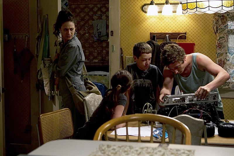 Still of Emmy Rossum, Jeremy Allen White, Debbie Gallagher and Ethan Cutkosky in Shameless (2011)