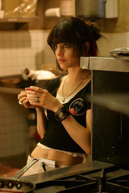 Mena Suvari in Caffeine (2006)