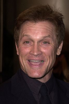 Andrew Stevens at event of The Pledge (2001)