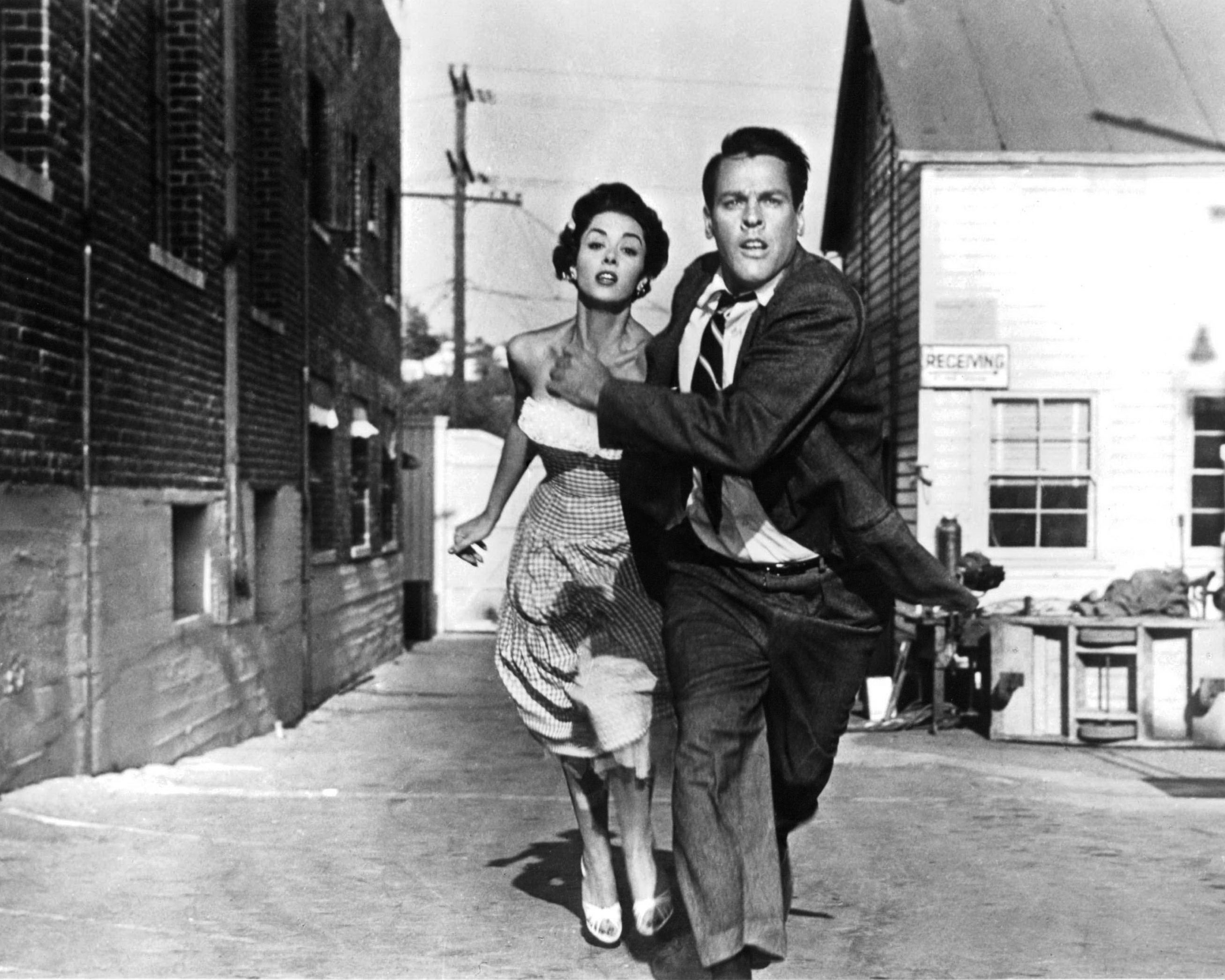 Still of Kevin McCarthy and Dana Wynter in Invasion of the Body Snatchers (1956)