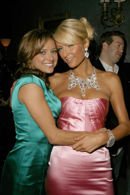 Christine Lakin and Paris Hilton at event of The Hottie & the Nottie (2008)
