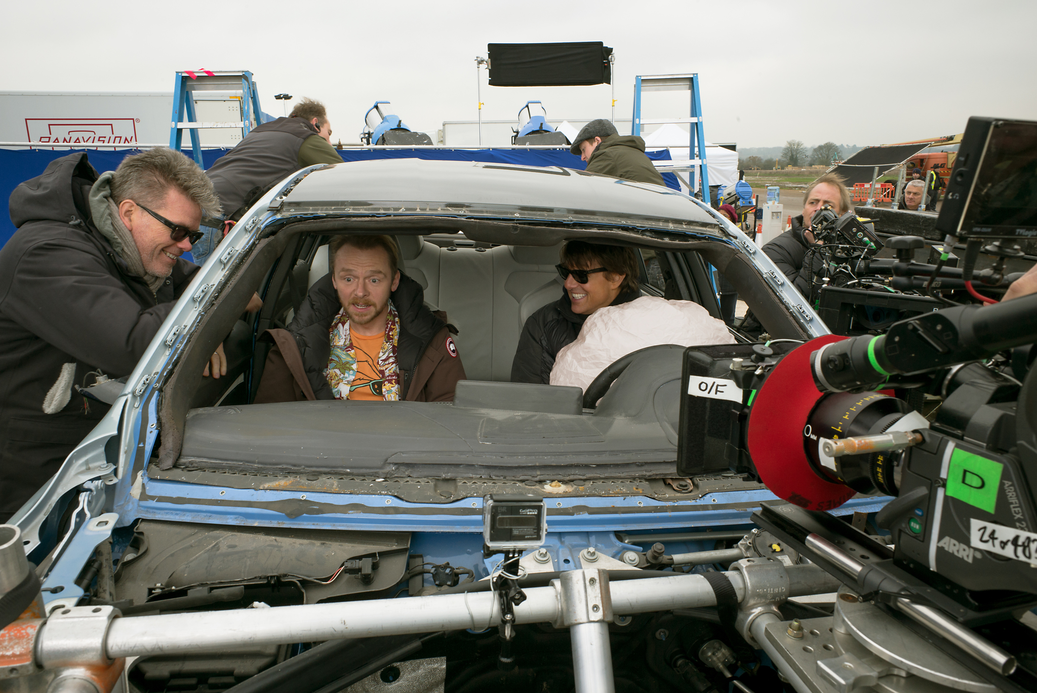 Tom Cruise, Christopher McQuarrie and Simon Pegg in Neimanoma misija: slaptoji tauta (2015)