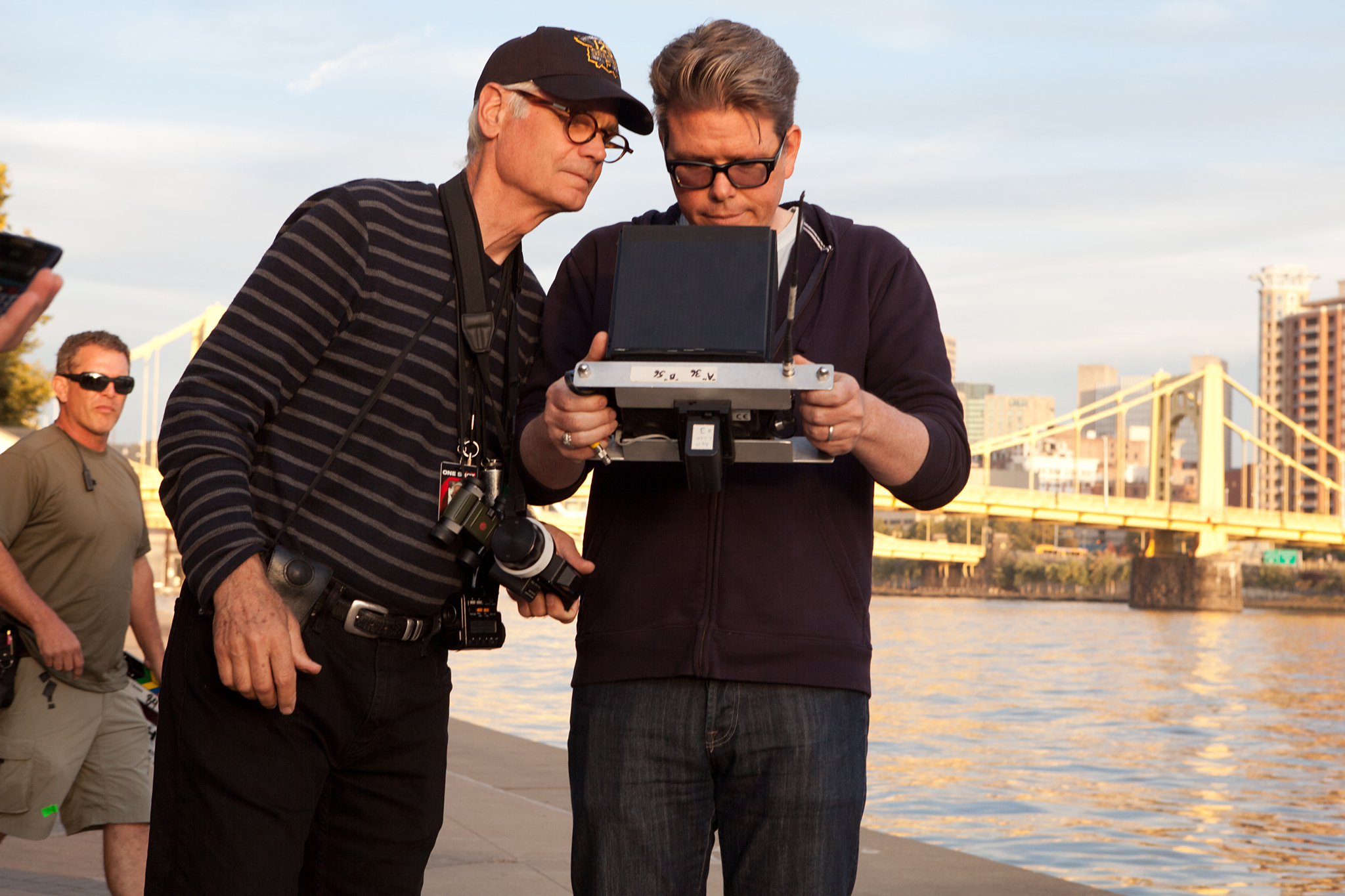 Still of Christopher McQuarrie and Caleb Deschanel in Dzekas Ryceris (2012)