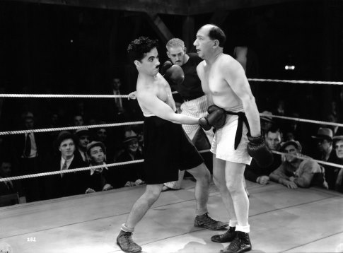 Still of Charles Chaplin and Hank Mann in City Lights (1931)