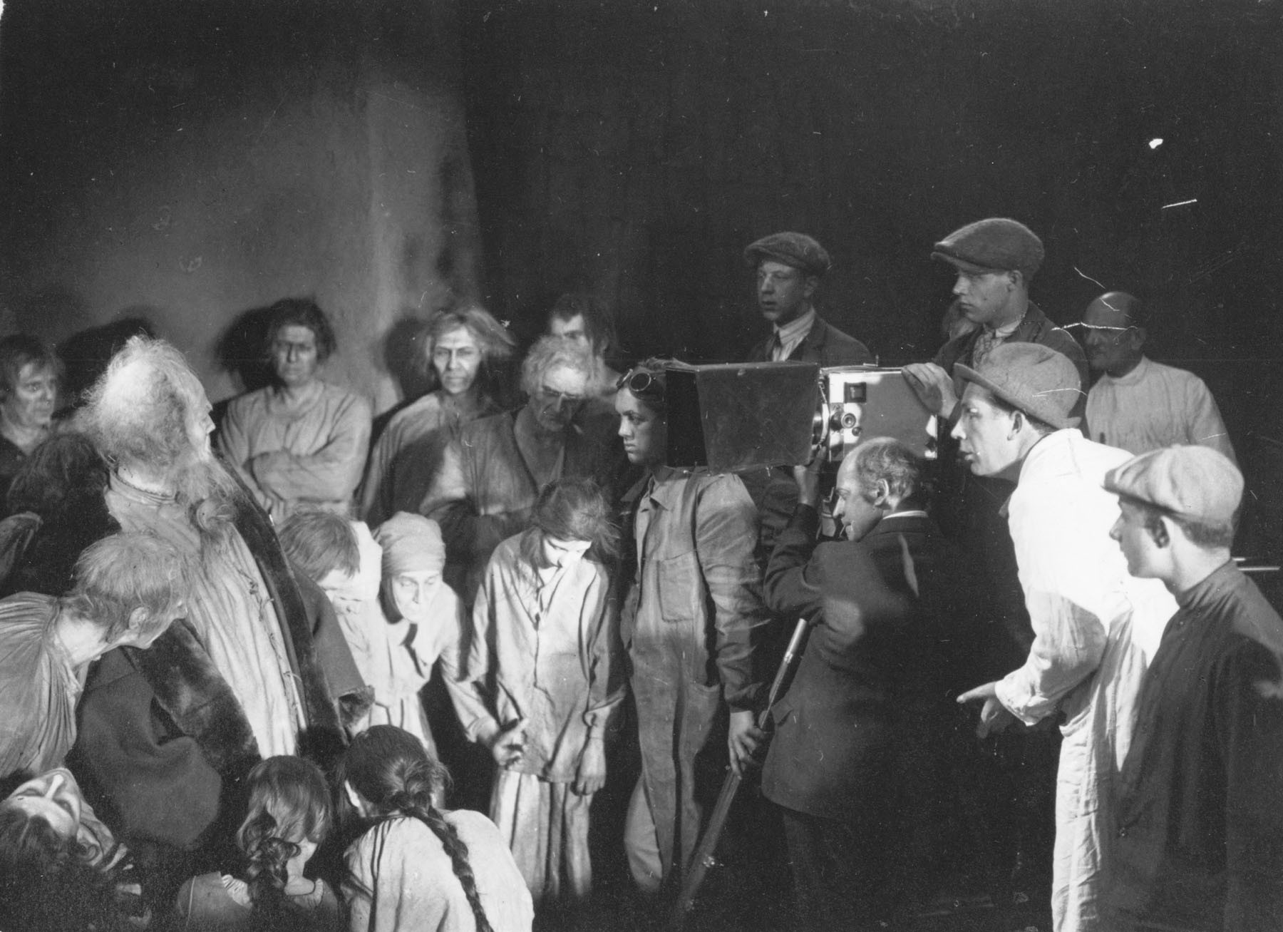 F.W. Murnau and Gösta Ekman in Faust: Eine deutsche Volkssage (1926)