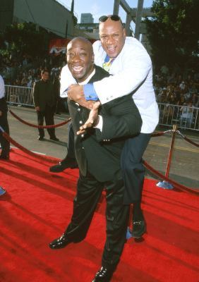 Ving Rhames and Michael Clarke Duncan at event of Mission: Impossible II (2000)