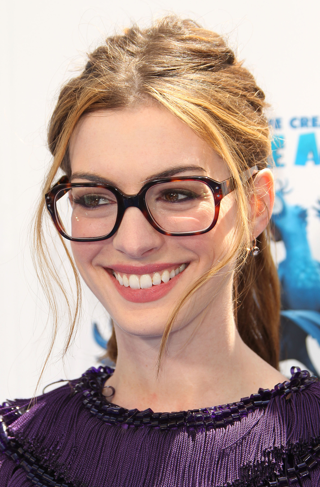 Anne Hathaway at event of Rio (2011)